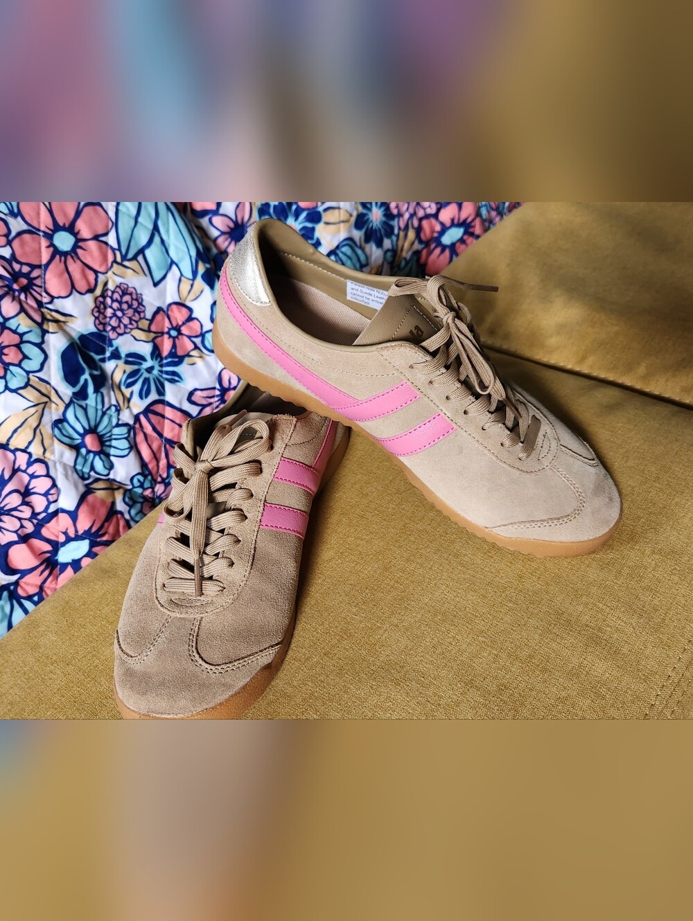 Women's Beige Sneakers with Pink Accent. GOLA EXCLUSIVE BULLET PURE SNEAKER